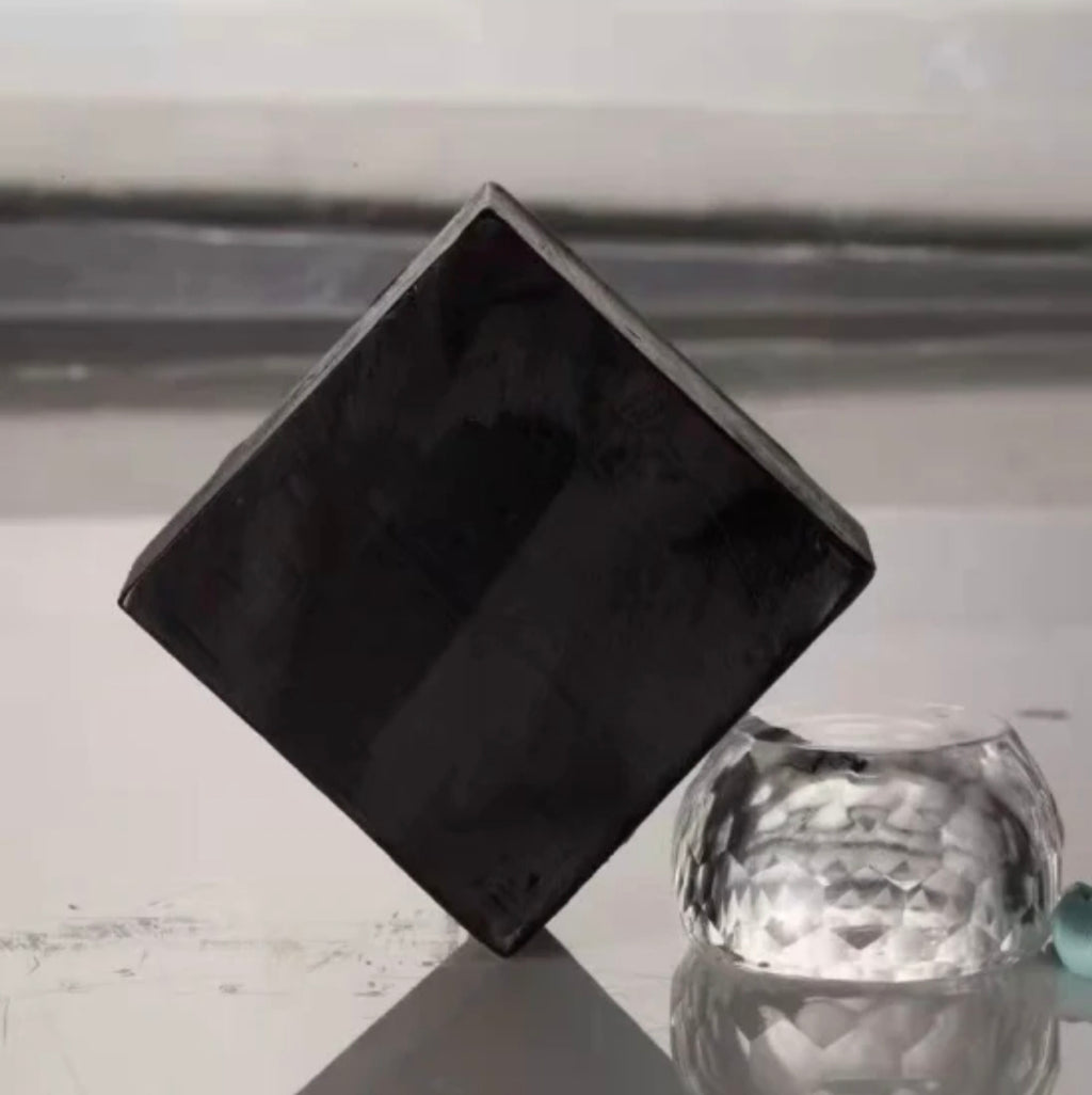 Savon noir  au charbon